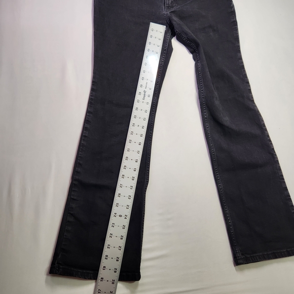 ⭐️ Black Wrangler Bootcut Jeans – Size 9/10 (32) – Excellent Condition! - Picture 5 of 9